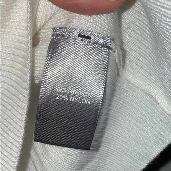 Marni Classic White Polo with Red Accents - Picture 3 of 4